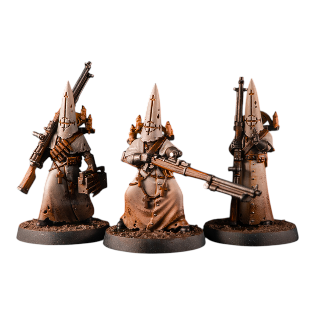 CT Miniatures UK Novitiate of Asesino de Tanques miniatures, 3x figures in white robes with pointed hoods, carrying large rifles. 34mm height.